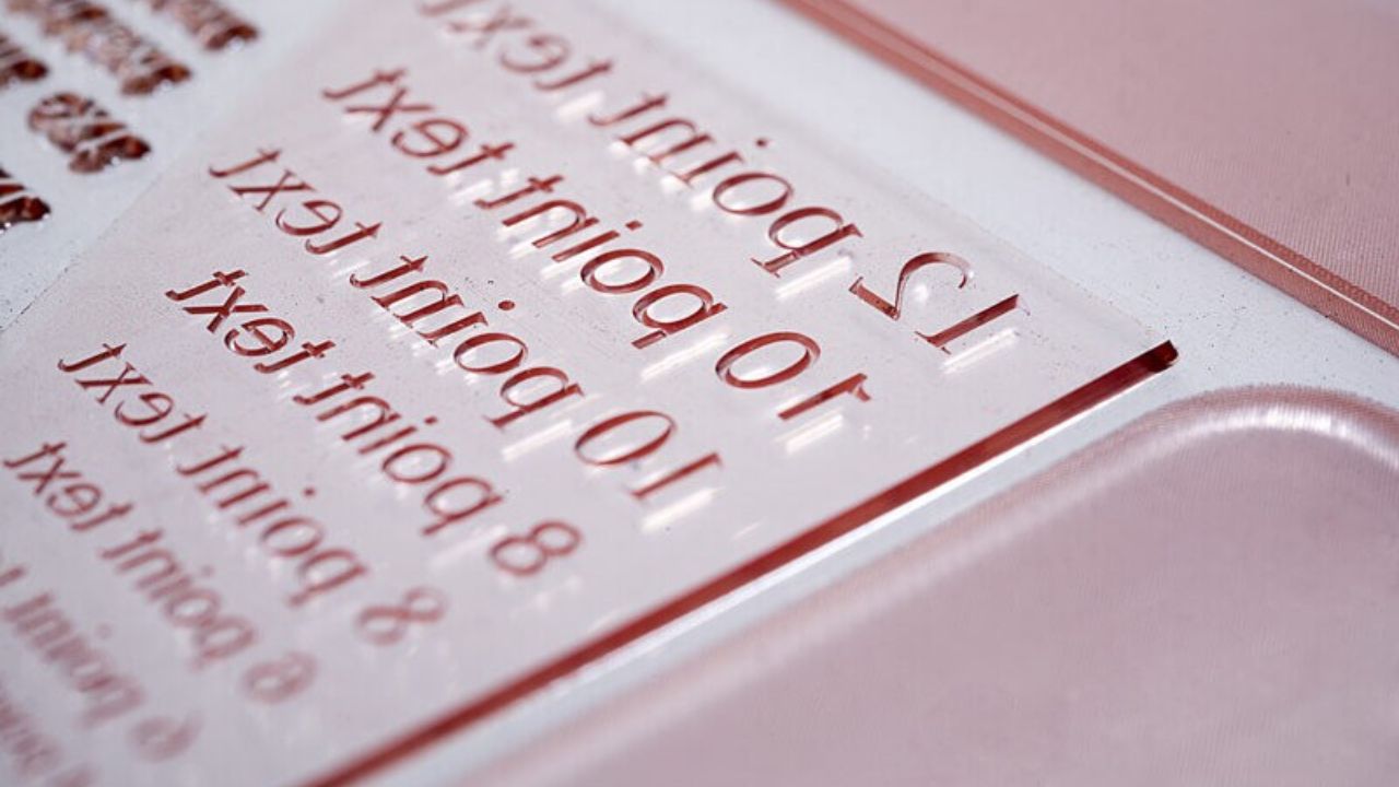 How to Select the Perfect Engraving Machine for Your Plate Size and Print Volume